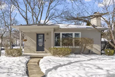 580 S Cranbrook Rd, Bloomfield Hills, MI 48301