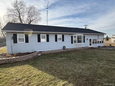 34 S Elba Rd, Elba, MI 48446