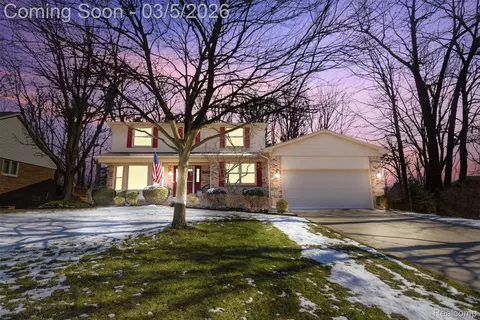 15948 Park Ln, Northville, MI 48168