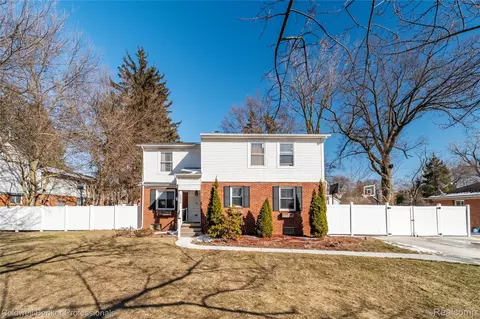 20978 Stahelin Rd, Southfield, MI 48075
