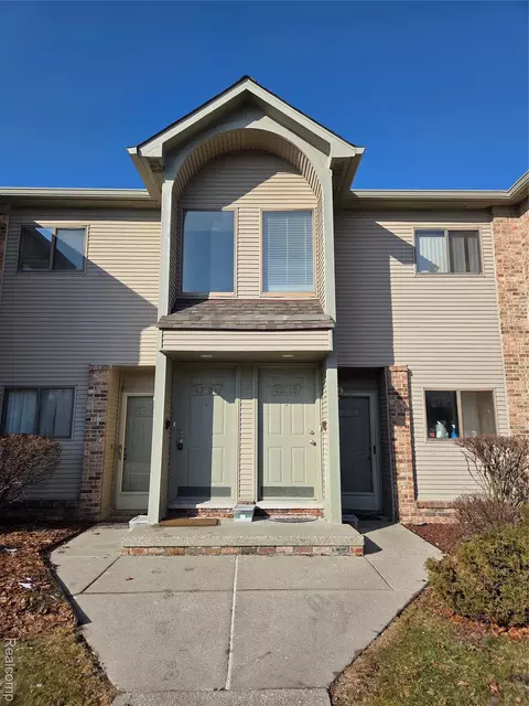 42789 Lilley Pointe Dr, Canton, MI 48187
