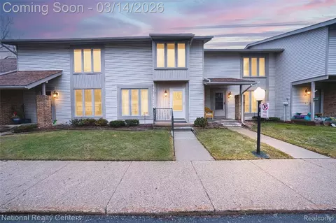 90 Willow Way, Waterford, MI 48328