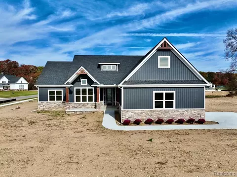 5382 Spring Meadows Way Dr, Fenton, MI 48451