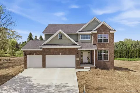 2001 Crested Butte Dr, White Lake, MI 48383