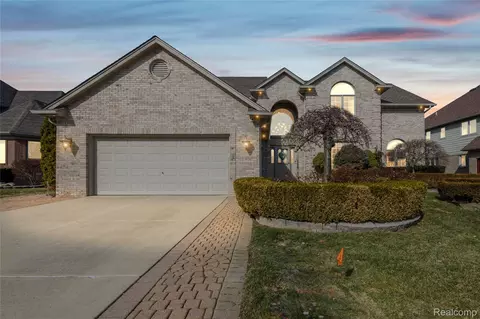 17035 Sutton Place Dr, Macomb, MI 48042