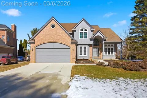 47830 Forest Ct, Northville, MI 48168