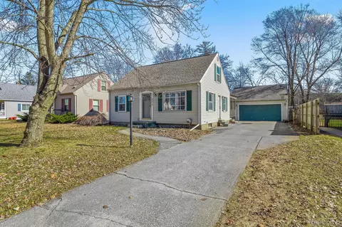 2212 Virginia St, Midland, MI 48642