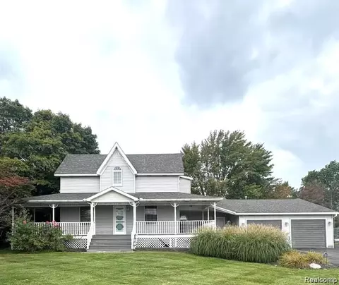2052 S Dye Rd, Flint, MI 48532