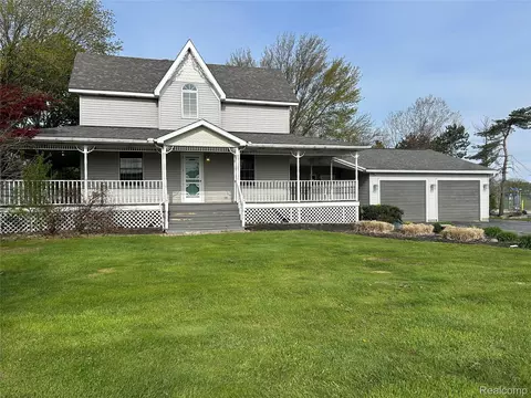2052 S Dye Rd, Flint, MI 48532