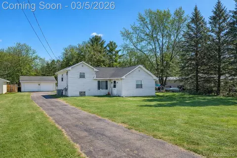 1416 N Ives Ave, Burton, MI 48509