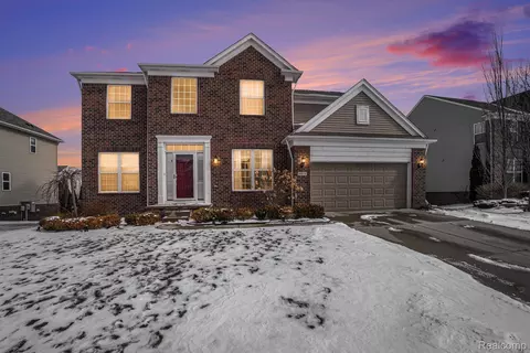 58874 Peters Barn Dr, Lyon, MI 48178