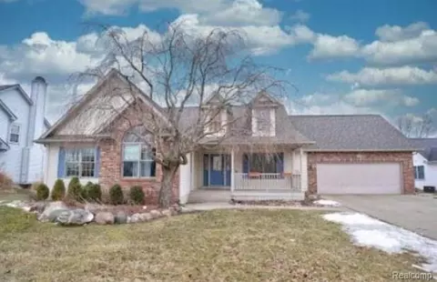 219 Primrose Ln, Flushing, MI 48433