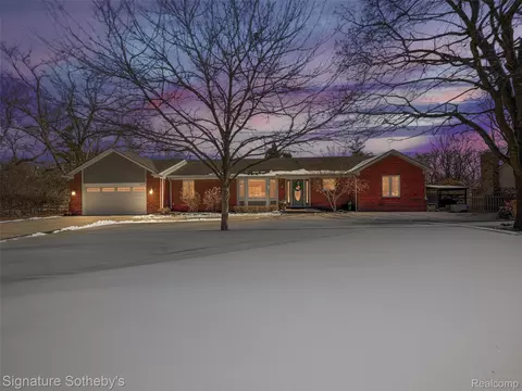 26170 Steele Rd, Farmington Hills, MI 48331