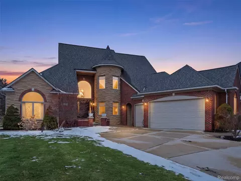 54465 Birchfield Dr E, Shelby Township, MI 48316
