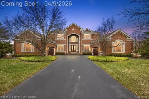 3878 S Shoreline Dr, Milford, MI 48381