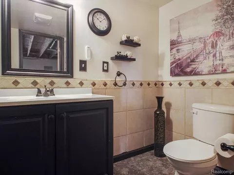 Bath - 4086 Squire Hill Dr, Mount Morris, MI 48433 photo 3 of 4