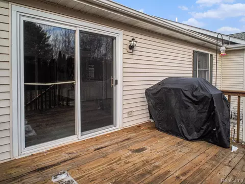 Exterior - 4086 Squire Hill Dr, Mount Morris, MI 48433 photo 5 of 7