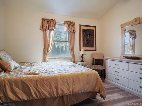 Bedroom - 4086 Squire Hill Dr, Mount Morris, MI 48433 photo 2 of 2