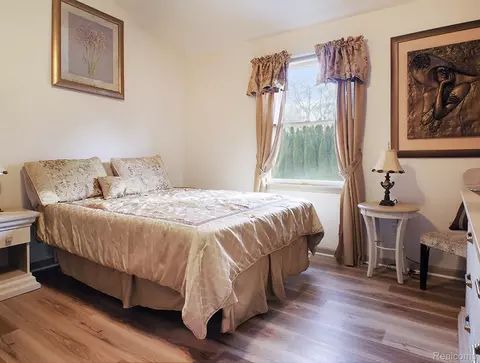Bedroom - 4086 Squire Hill Dr, Mount Morris, MI 48433 photo 1 of 2