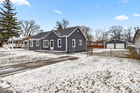 25511 Dartmouth St, Dearborn Heights, MI 48125