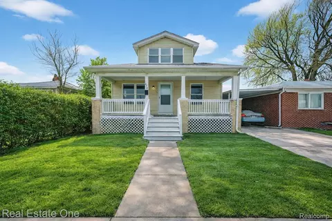 1470 Ferris Ave, Lincoln Park, MI 48146