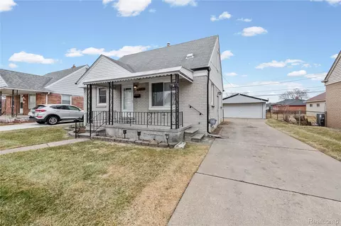 25215 Mackinac St, Roseville, MI 48066