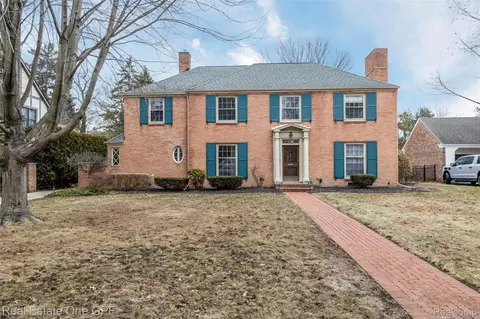 636 Middlesex Rd, Grosse Pointe Park, MI 48230