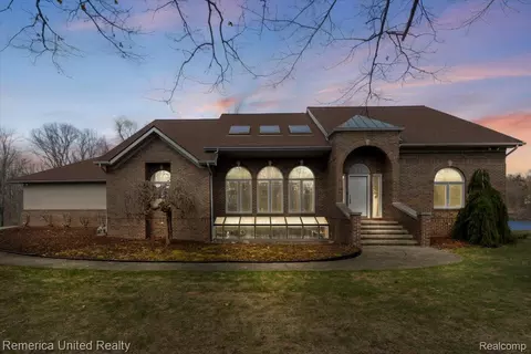 2457 Spring Lake Lane Ln, Brighton, MI 48114