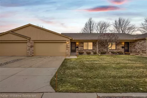 16999 Barbarosa Ln, Clinton Township, MI 48038