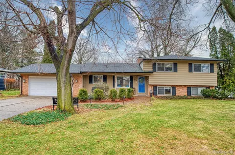 1920 Byrnes Rd, Lansing, MI 48906