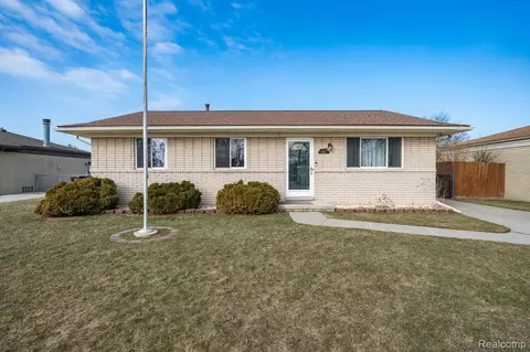 28567 Citation Dr, Roseville, MI 48066