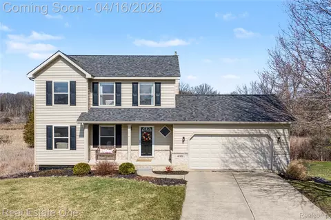 439 Brentwood Dr, Pinckney, MI 48169