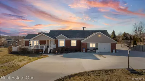 38233 Little Mack Ave, Clinton Township, MI 48036