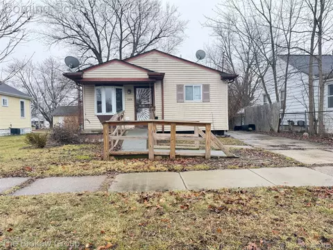 3205 Clairmont St, Flint, MI 48503