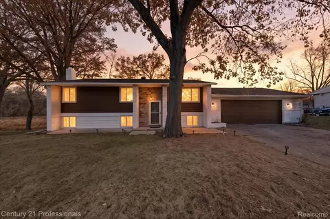 1268 Amarillo St, Wolverine Lake, MI 48390
