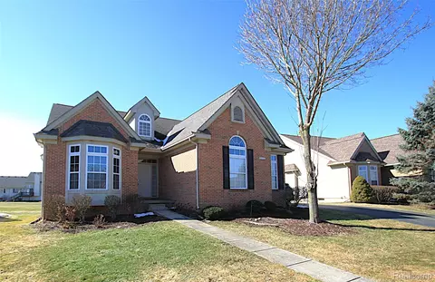 11152 Woodfield Pkwy, Grand Blanc, MI 48439
