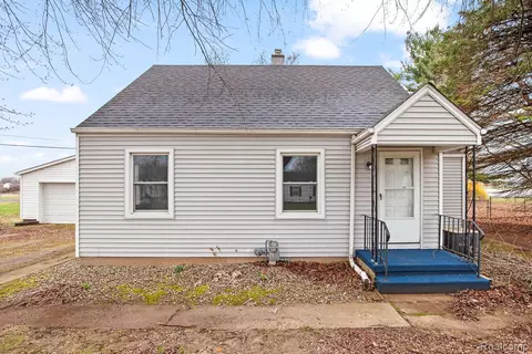 2048 Richards St, Adrian, MI 49221