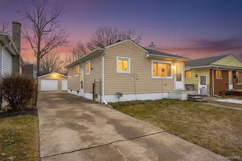 23360 Crossley Ave, Hazel Park, MI 48030