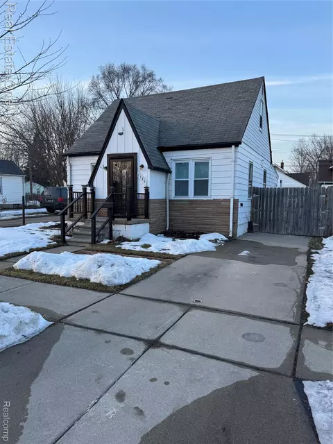 7535 Meadow Ave, Warren, MI 48091