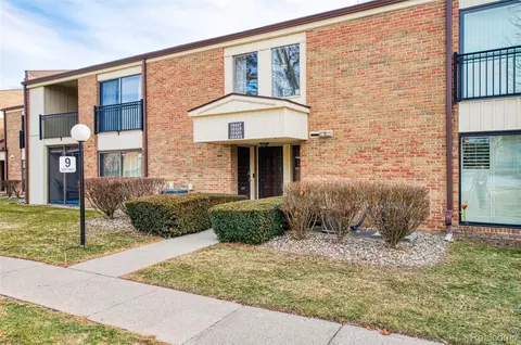 18417 University Park Dr, Livonia, MI 48152