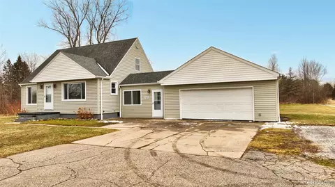 4469 W Coldwater Rd, Mount Morris, MI 48504