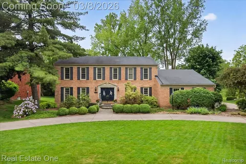 1145 Hickory Hill Dr, Rochester Hills, MI 48309