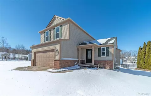 6491 Cranberry Dr, Holly, MI 48442