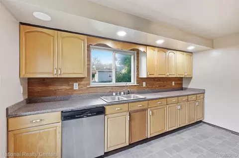 Kitchen - 3148 Carr St, Flint, MI 48506 photo 3 of 3
