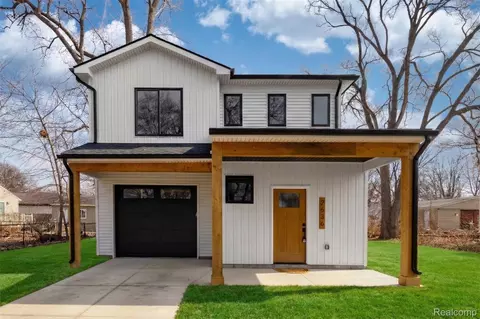 2636 Harris St, Ferndale, MI 48220