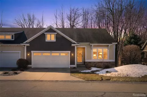 4120 Cottage Trl, Georgetown, MI 49426