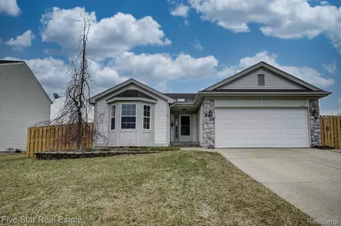 7511 Bermuda Dunes, Ypsilanti, MI 48197