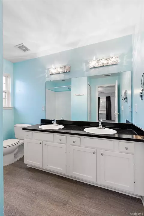 Bath - 45765 Cagney Dr, Macomb, MI 48044 photo 2 of 5