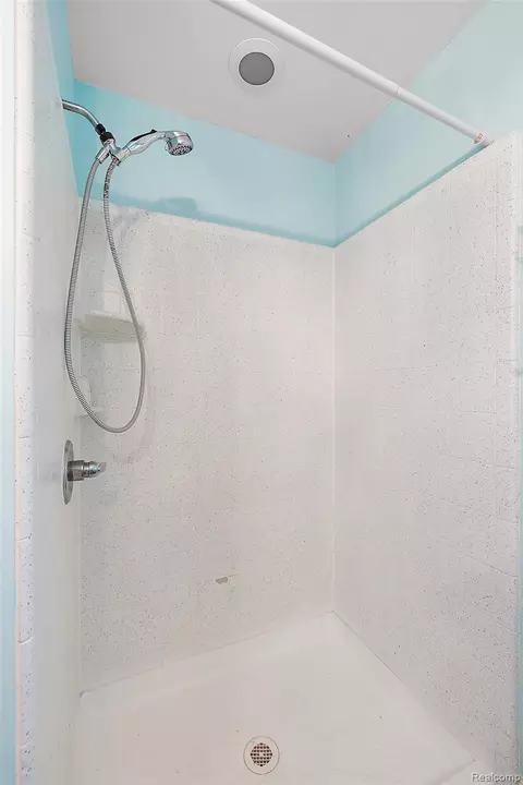 Bath - 45765 Cagney Dr, Macomb, MI 48044 photo 3 of 5