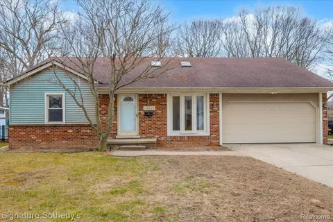 14418 Gary Ln, Livonia, MI 48154